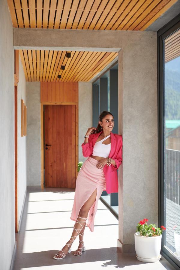 Hotel Warehouse X Poshtel Manāli Zewnętrze zdjęcie