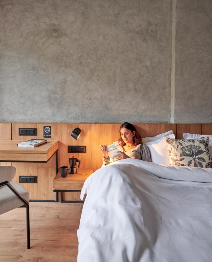 Hotel Warehouse X Poshtel Manāli Zewnętrze zdjęcie