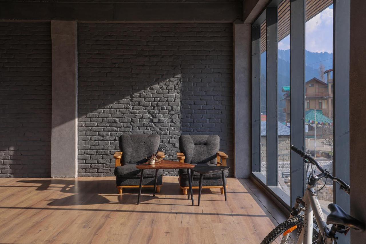 Hotel Warehouse X Poshtel Manāli Zewnętrze zdjęcie