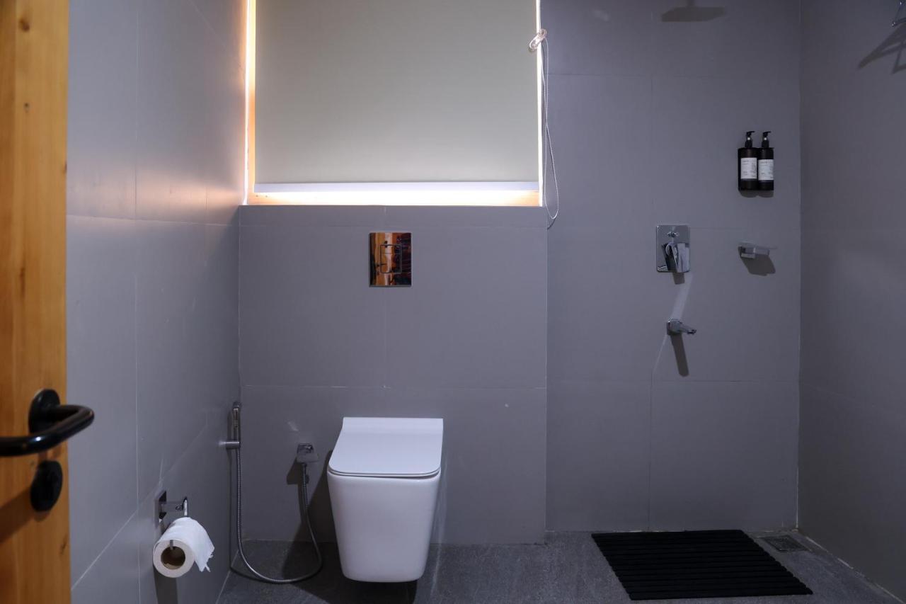 Hotel Warehouse X Poshtel Manāli Zewnętrze zdjęcie